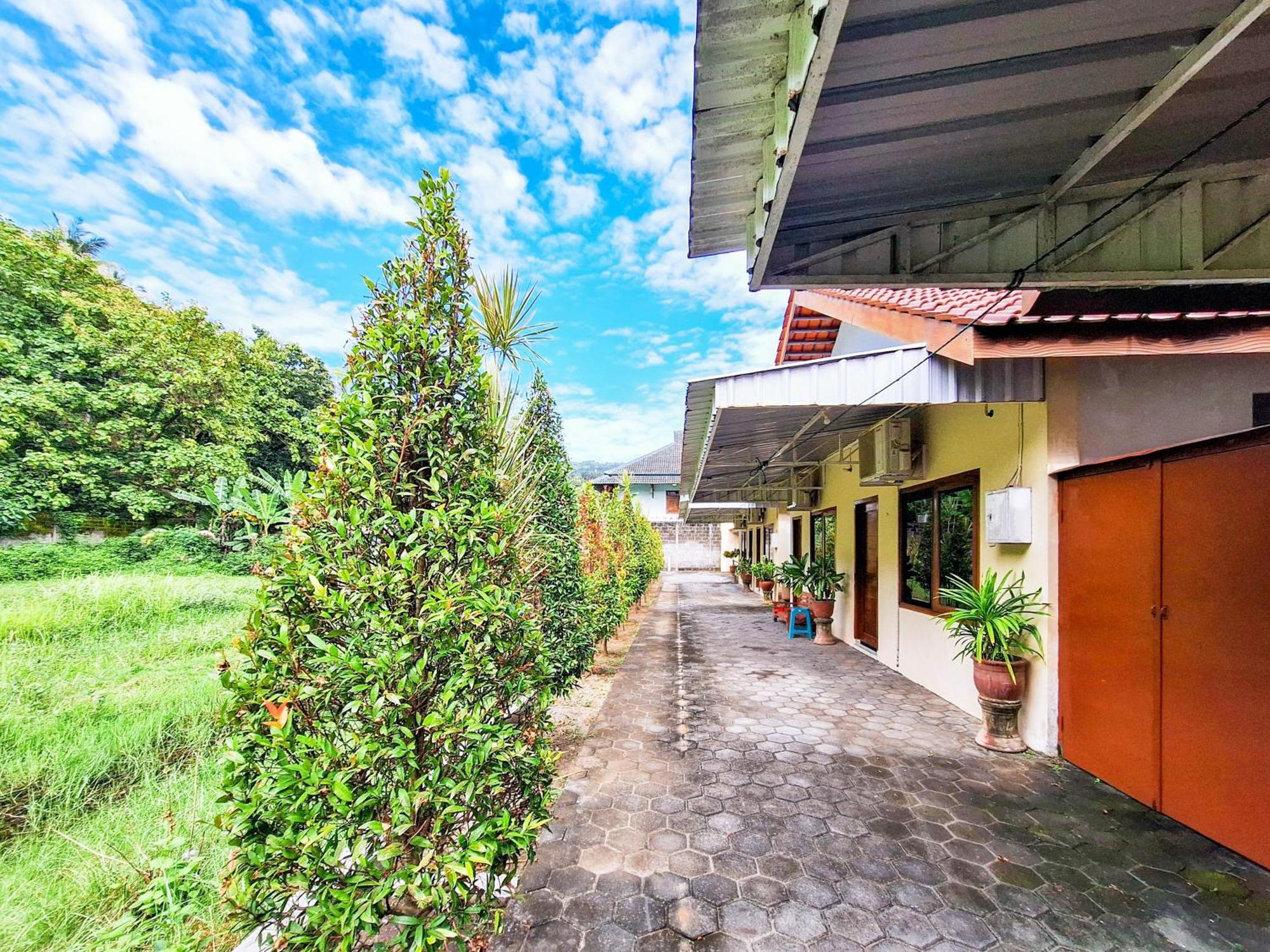 Hotel Family Syariah 1 Parangtritis Redpartner Exterior photo