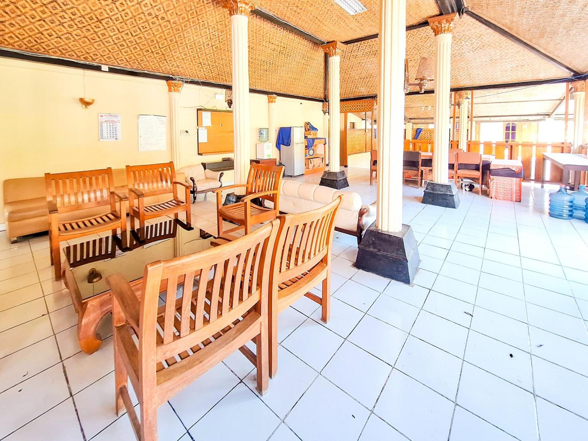 Hotel Family Syariah 1 Parangtritis Redpartner Exterior photo
